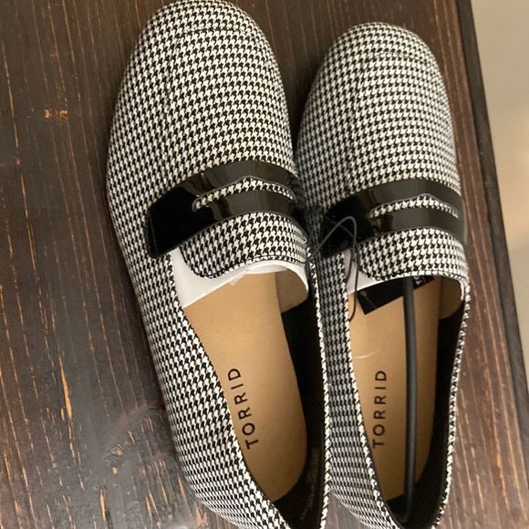 Torrid size 7.5 black and white houndstooth loafers. - Picture 3 of 4